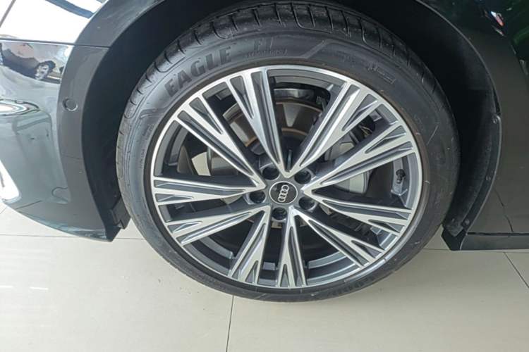 Used Audi A6L 2025 Revised 45 TFSI Prestige Dynamic Edition Exterior 4