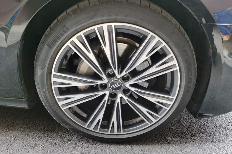 Used Audi A6L 2025 45 TFSI Prestige Dynamic Edition + Ventilated Comfort Package Exterior 4