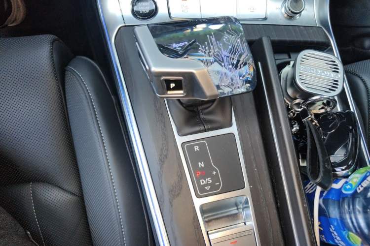 Used Audi A6L 2025 45 TFSI quattro Prestige Dynamic Edition Gear Lever