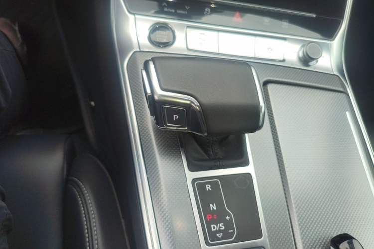 Used Audi A6L 2025 Revised 40 TFSI Luxury Dynamic Edition Gear Lever