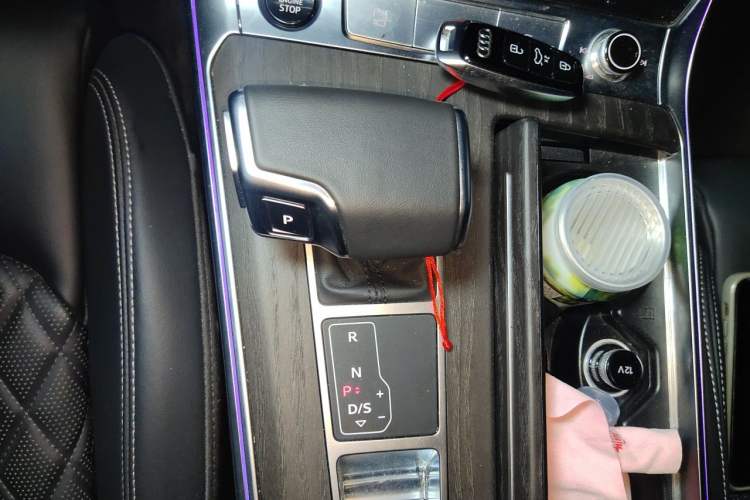 Used Audi A6L 2025 45 TFSI quattro Prestige Dynamic Edition Gear Lever