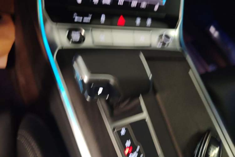 Used Audi A6L 2025 45 TFSI quattro Prestige Dynamic Edition Gear Lever
