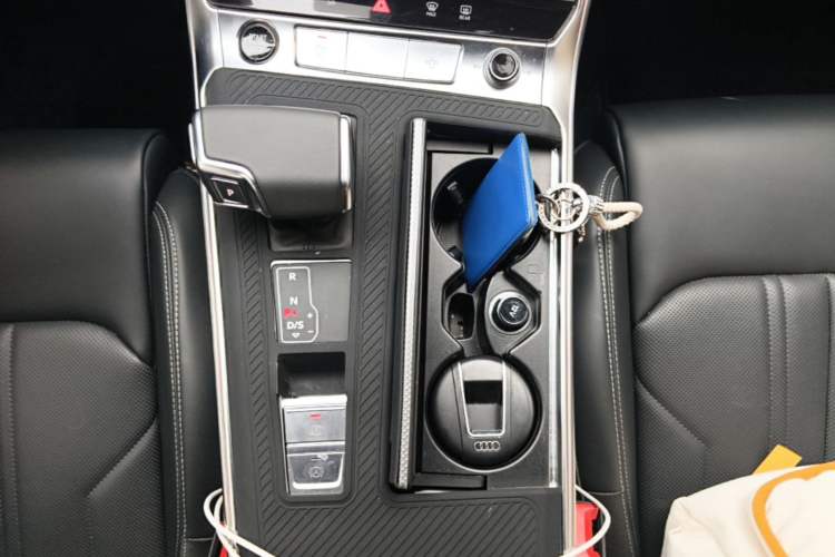 Used Audi A6L 2025 40 TFSI Luxury Dynamic Edition Gear Lever