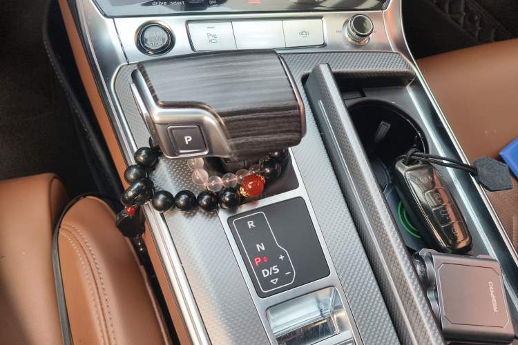 Used Audi A6L 2025 Revised 45 TFSI Prestige Dynamic Edition Gear Lever