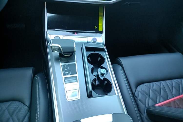 Used Audi A6L 2025 Revised 45 TFSI Prestige Dynamic Edition Gear Lever