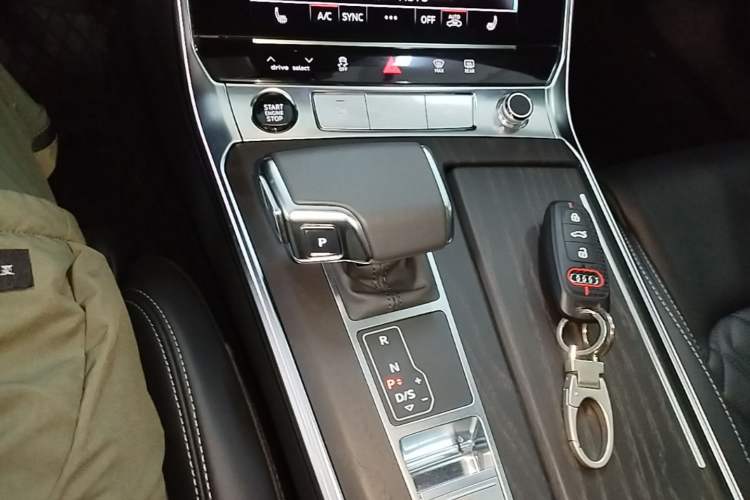 Used Audi A6L 2025 Restyled 45 TFSI quattro Prestige Dynamic Edition Gear Lever