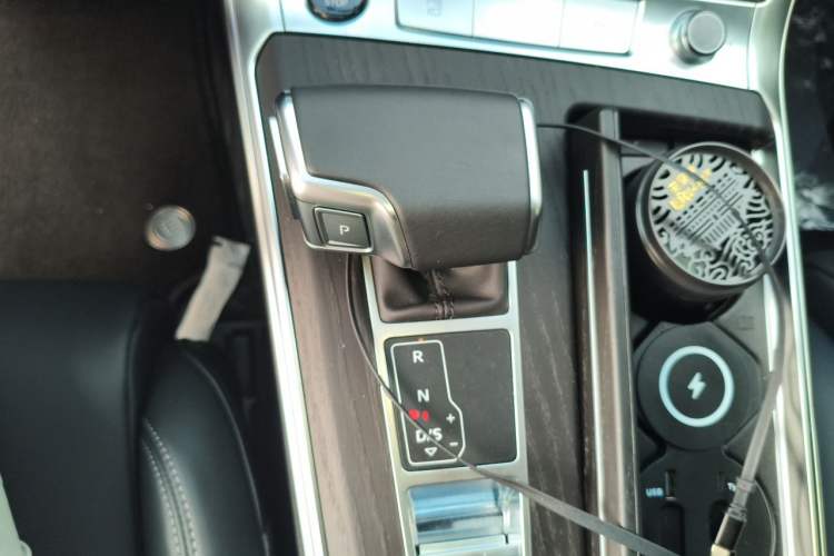 Used Audi A6L 2025 45 TFSI quattro Prestige Dynamic Edition Gear Lever