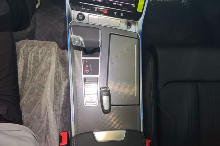 Used Audi A6L 2025 Revised 40 TFSI Luxury Dynamic Edition Gear Lever