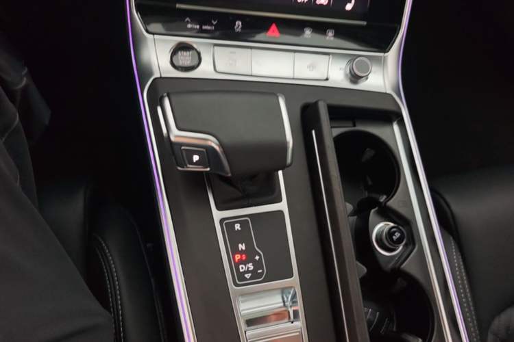 Used Audi A6L 2025 45 TFSI quattro Prestige Dynamic Edition Gear Lever