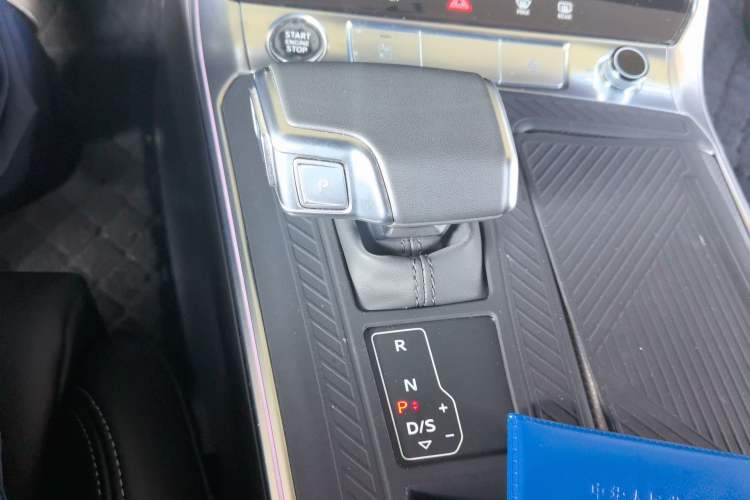 Used Audi A6L 2025 45 TFSI Prestige Dynamic Edition Gear Lever