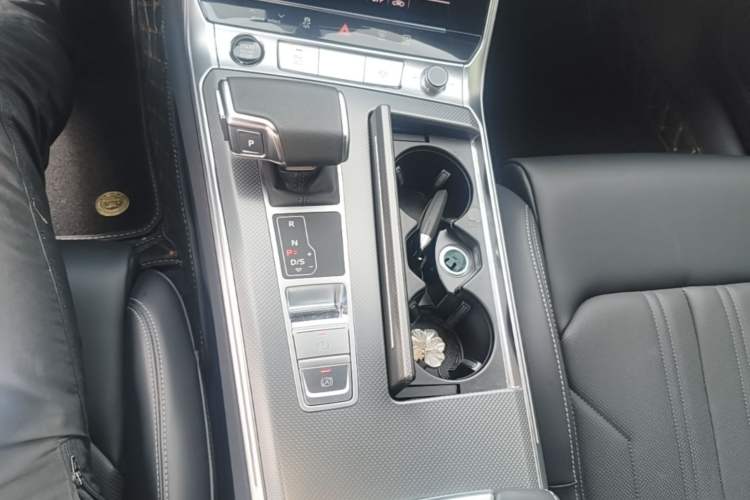 Used Audi A6L 2025 Revised 40 TFSI Luxury Dynamic Edition Gear Lever