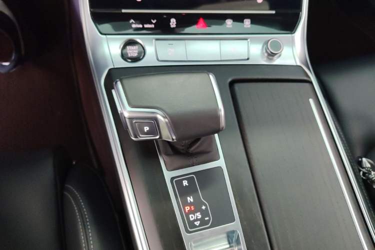 Used Audi A6L 2025 45 TFSI quattro Prestige Dynamic Edition Gear Lever