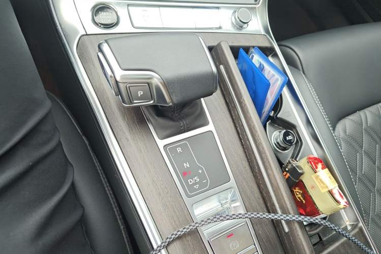 Used Audi A6L 2025 Restyled 45 TFSI quattro Prestige Dynamic Edition Gear Lever