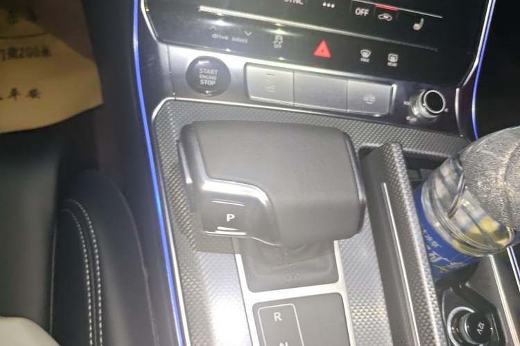 Used Audi A6L 2025 45 TFSI Prestige Dynamic Edition Gear Lever