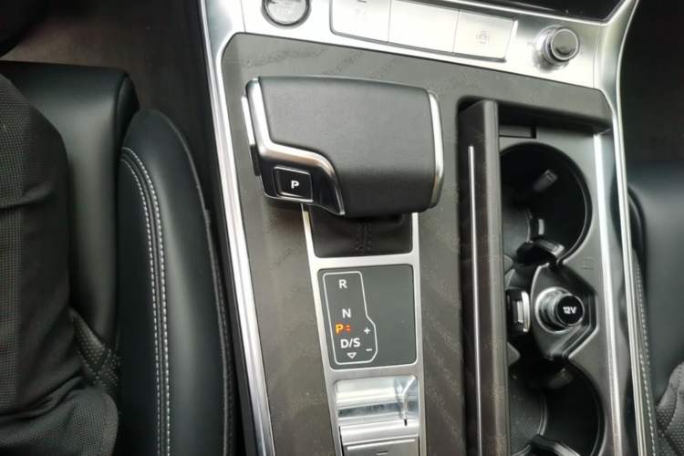 Used Audi A6L 2025 45 TFSI quattro Prestige Dynamic Edition Gear Lever