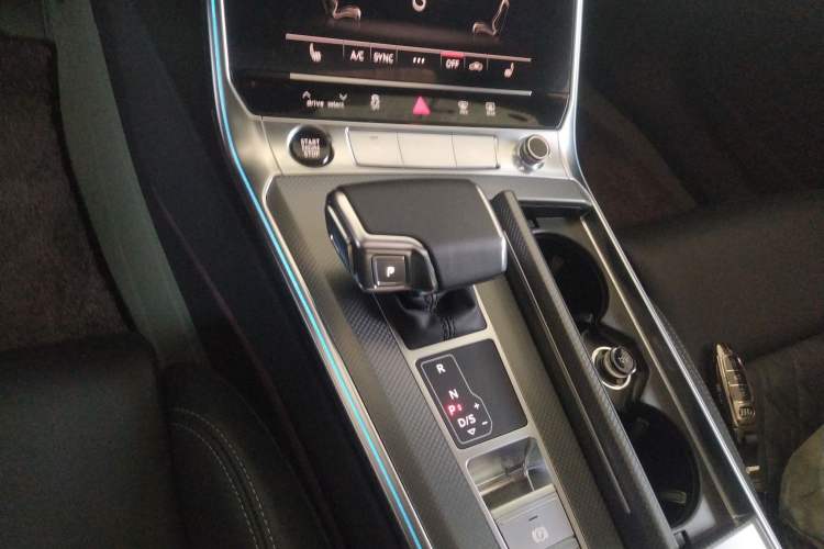 Used Audi A6L 2025 Revised 45 TFSI Prestige Dynamic Edition Gear Lever