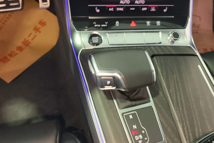 Used Audi A6L 2025 Restyled 45 TFSI quattro Prestige Dynamic Edition Gear Lever