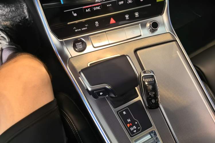 Used Audi A6L 2025 Revised 45 TFSI Prestige Dynamic Edition Gear Lever