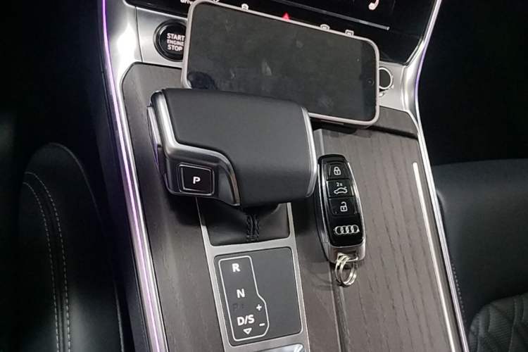 Used Audi A6L 2025 45 TFSI quattro Prestige Dynamic Edition Gear Lever