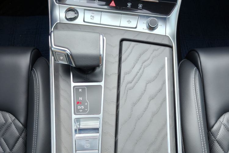 Used Audi A6L 2025 Updated 55 TFSI quattro Prestige Dynamic Edition Gear Lever