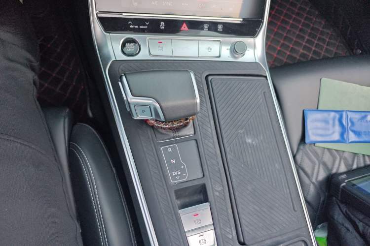Used Audi A6L 2025 Restyled 45 TFSI quattro Prestige Dynamic Edition Gear Lever