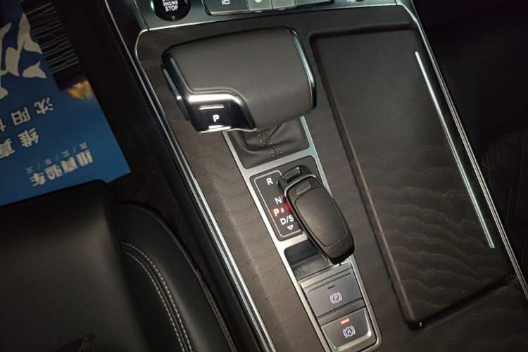 Used Audi A6L 2025 Restyled 45 TFSI quattro Prestige Dynamic Edition Gear Lever