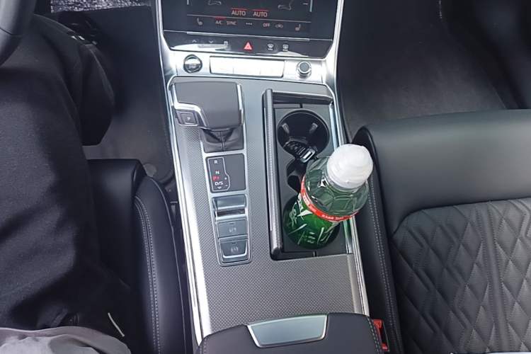 Used Audi A6L 2025 45 TFSI Prestige Dynamic Edition Gear Lever