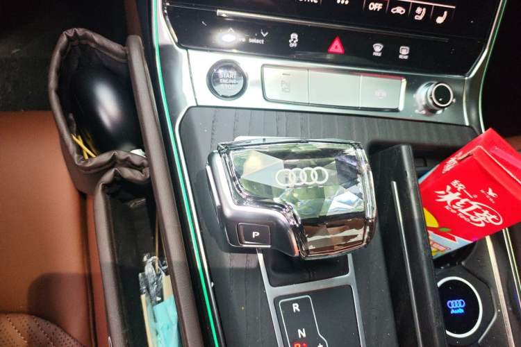Used Audi A6L 2025 Restyled 45 TFSI quattro Prestige Dynamic Edition Gear Lever