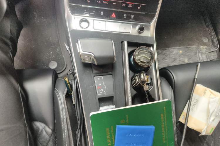 Used Audi A6L 2025 Revised 45 TFSI Prestige Dynamic Edition Gear Lever