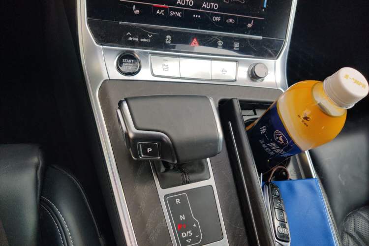 Used Audi A6L 2025 45 TFSI quattro Prestige Dynamic Edition Gear Lever