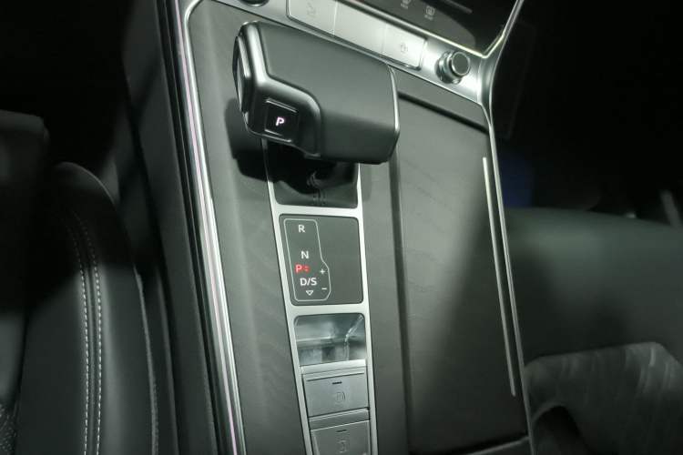 Used Audi A6L 2025 45 TFSI quattro Prestige Dynamic Edition Gear Lever
