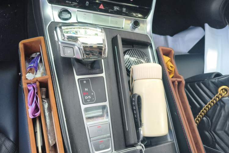 Used Audi A6L 2025 45 TFSI quattro Prestige Dynamic Edition + Premium Package Gear Lever