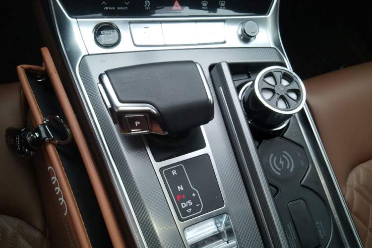 Used Audi A6L 2025 Revised 45 TFSI Prestige Dynamic Edition Gear Lever