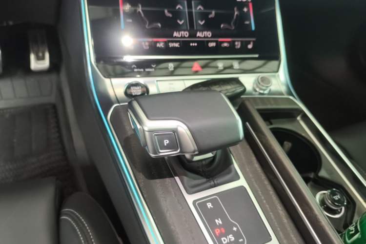 Used Audi A6L 2025 Restyled 45 TFSI quattro Prestige Dynamic Edition Gear Lever