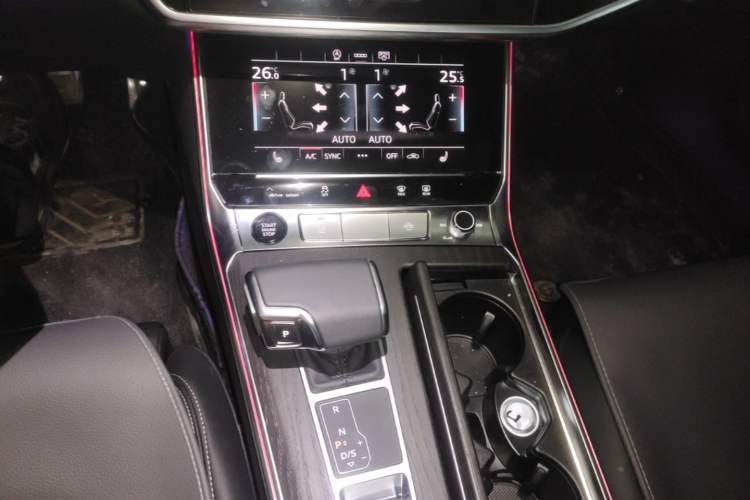 Used Audi A6L 2025 45 TFSI quattro Prestige Dynamic Edition Gear Lever