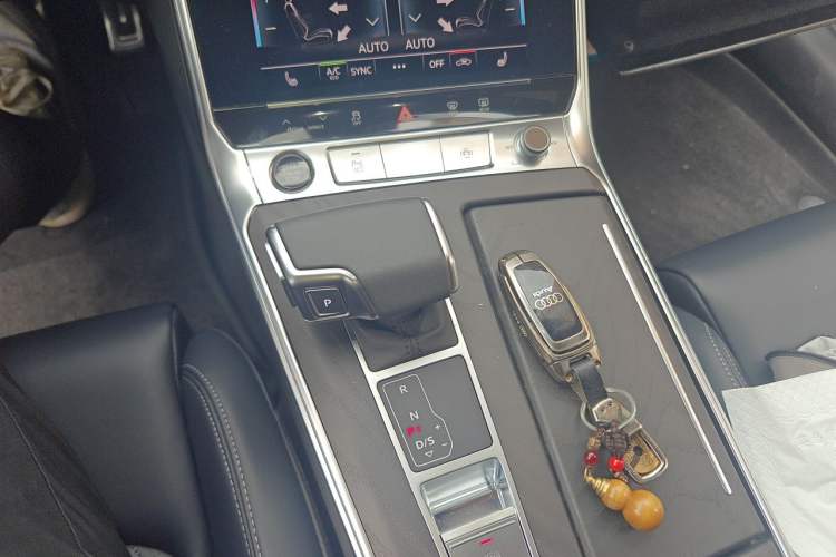 Used Audi A6L 2025 45 TFSI quattro Prestige Dynamic Edition Gear Lever