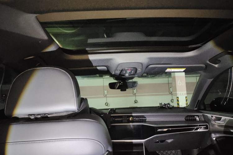 Used Audi A6L 2025 Revised 40 TFSI Luxury Dynamic Edition Headliner