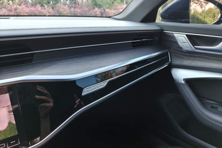 Used Audi A6L 2025 Updated 55 TFSI quattro Prestige Dynamic Edition Interior 3