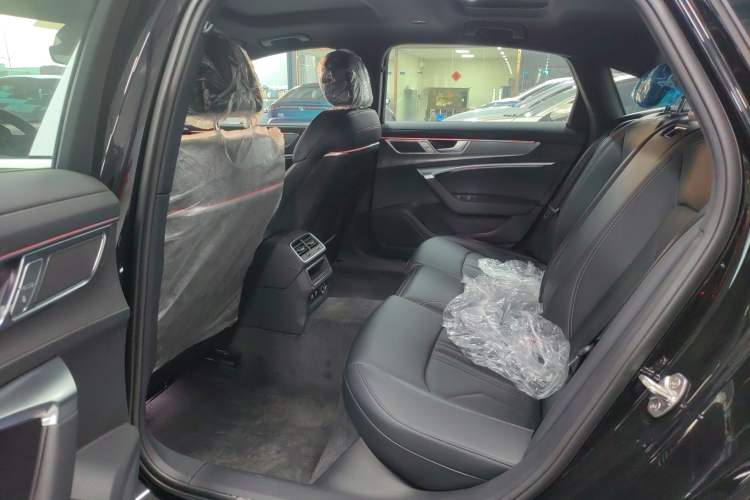 Used Audi A6L 2025 Revised 40 TFSI Luxury Dynamic Edition Interior 4