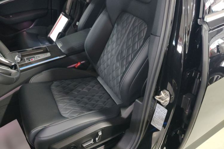 Used Audi A6L 2025 45 TFSI quattro Prestige Dynamic Edition Left Front Seat