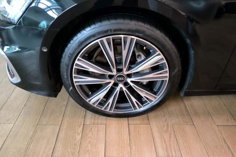 Used Audi A6L 2025 45 TFSI quattro Prestige Dynamic Edition Left Front Wheel Hub