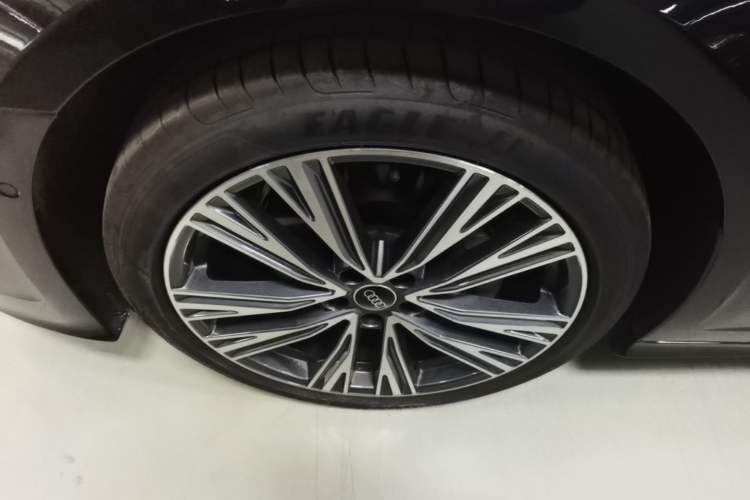 Used Audi A6L 2025 Restyled 45 TFSI quattro Prestige Dynamic Edition Left Front Wheel Hub