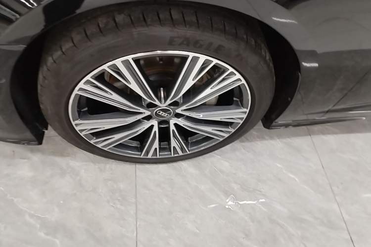 Used Audi A6L 2025 Restyled 45 TFSI quattro Prestige Dynamic Edition Left Front Wheel Hub