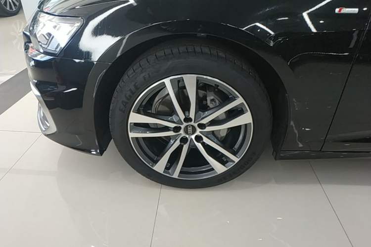 Used Audi A6L 2025 Revised 40 TFSI Luxury Dynamic Edition Left Front Wheel Hub