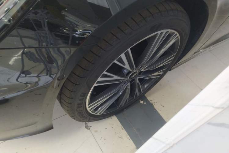 Used Audi A6L 2025 Revised 45 TFSI Prestige Dynamic Edition Left Front Wheel Hub