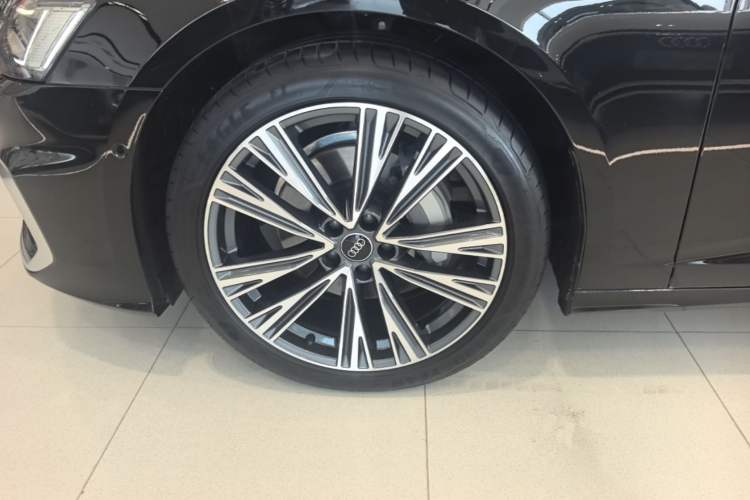 Used Audi A6L 2025 Restyled 45 TFSI quattro Prestige Dynamic Edition Left Front Wheel Hub