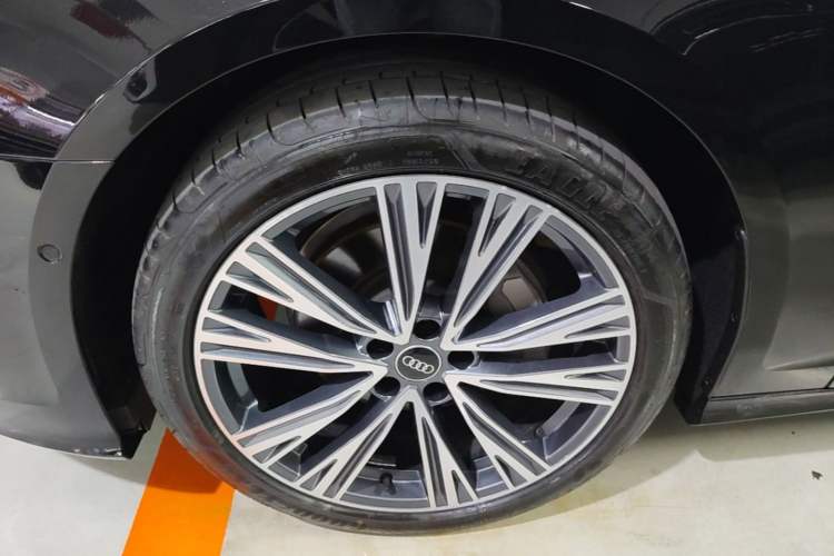 Used Audi A6L 2025 45 TFSI quattro Prestige Dynamic Edition Left Front Wheel Hub