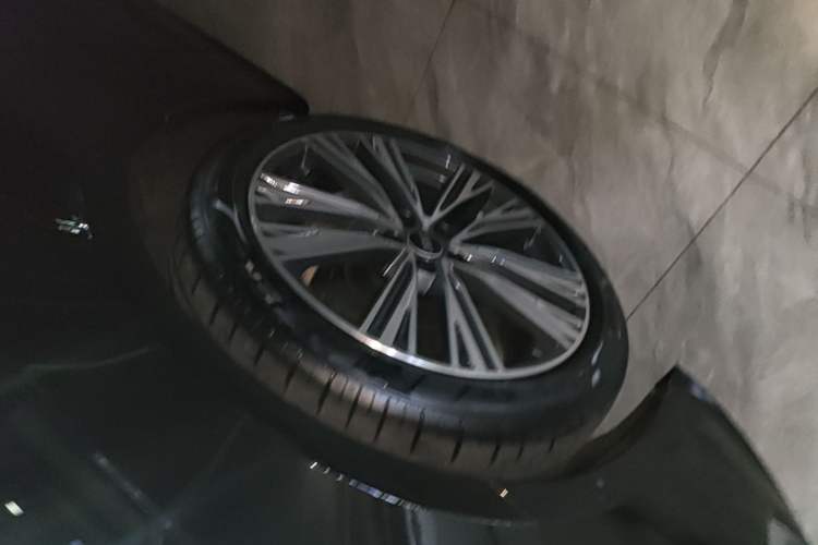 Used Audi A6L 2025 Restyled 45 TFSI quattro Prestige Dynamic Edition Left Front Wheel Hub