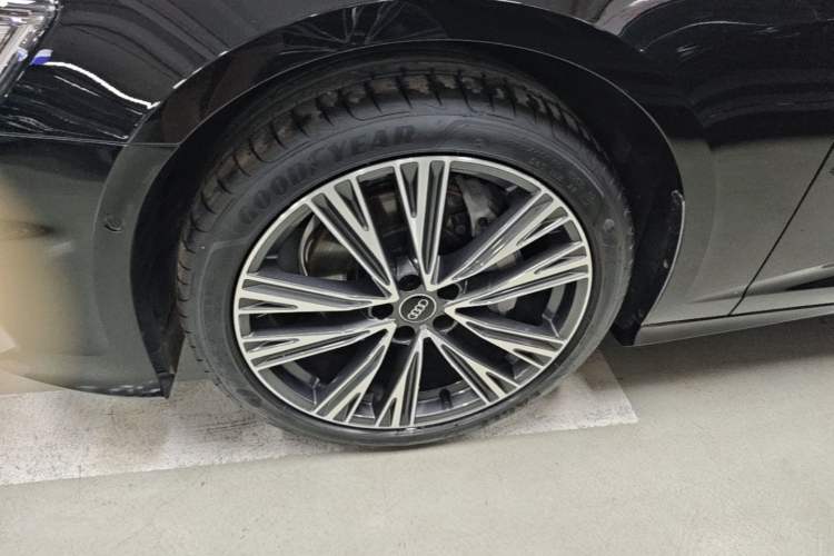 Used Audi A6L 2025 45 TFSI quattro Prestige Dynamic Edition Left Front Wheel Hub