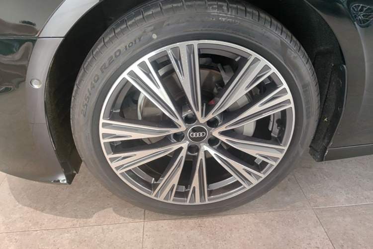 Used Audi A6L 2025 Restyled 45 TFSI quattro Prestige Dynamic Edition Left Front Wheel Hub